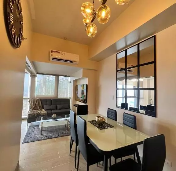 Eastwood Global Plaza Luxury Residences In 43rd Floor With City Sky View
