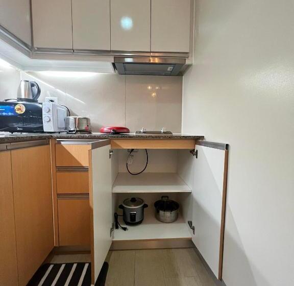 Eastwood Global Plaza Luxury Residences In 43rd Floor With City Sky View