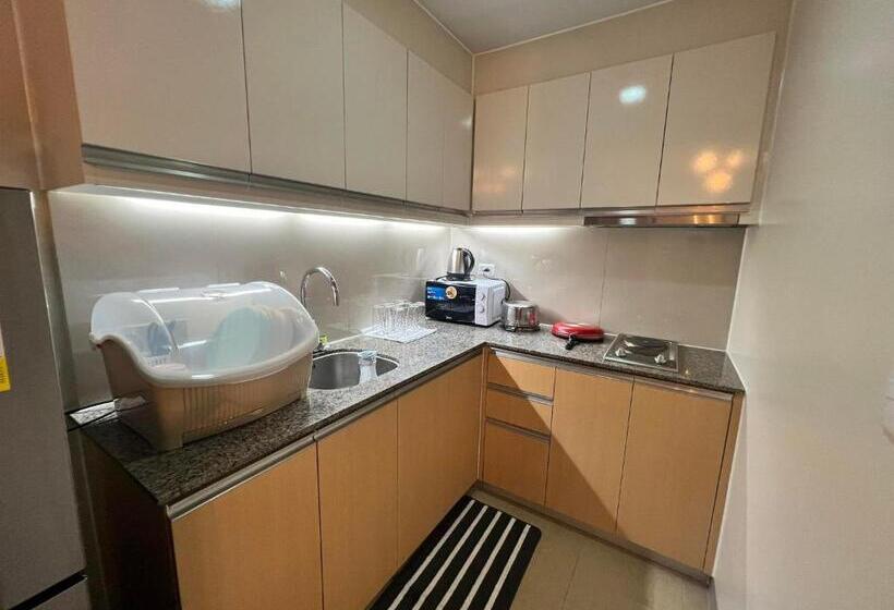 Eastwood Global Plaza Luxury Residences In 43rd Floor With City Sky View