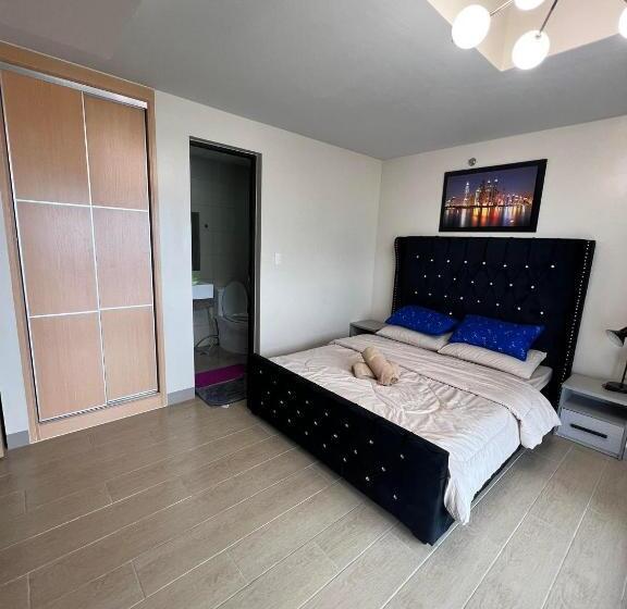 Eastwood Global Plaza Luxury Residences In 43rd Floor With City Sky View