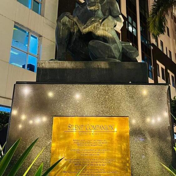 Eastwood Global Plaza Luxury Residences In 43rd Floor With City Sky View