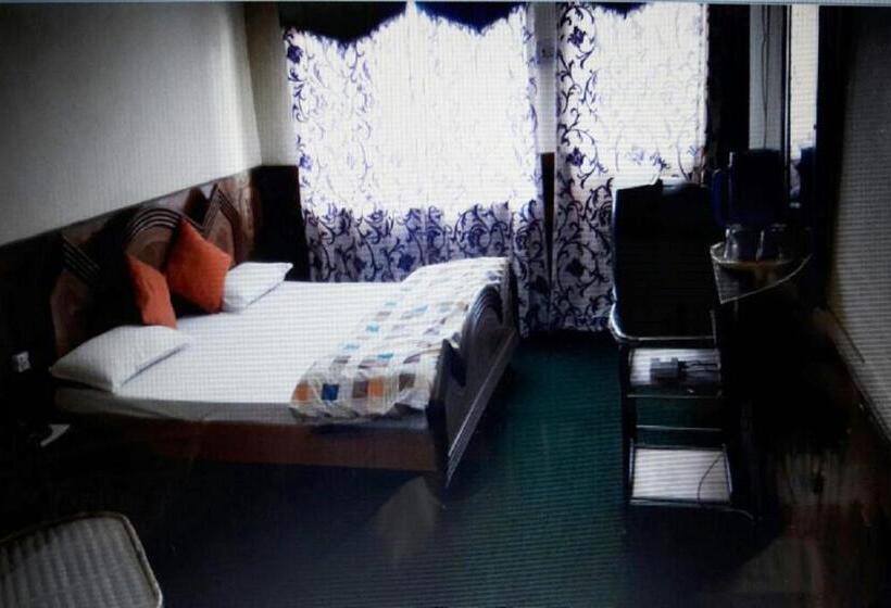 Hotel Grg Tribhuwan Ranikhet