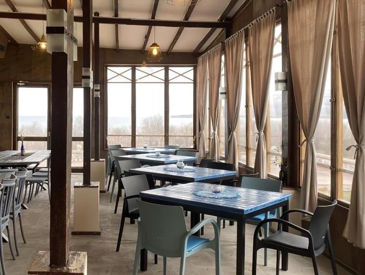 酒店 Port Ayas Resort & Restaurants