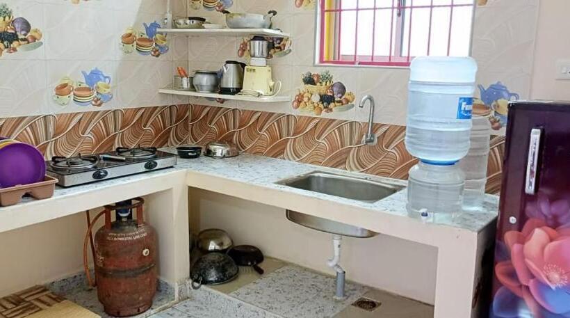 Отель Sea View Beach House