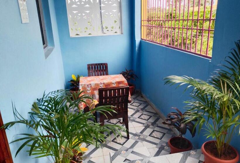 Отель Sea View Beach House