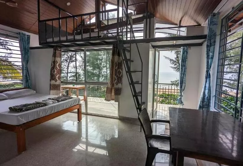 هتل Surya Cafe And Stay Sea View