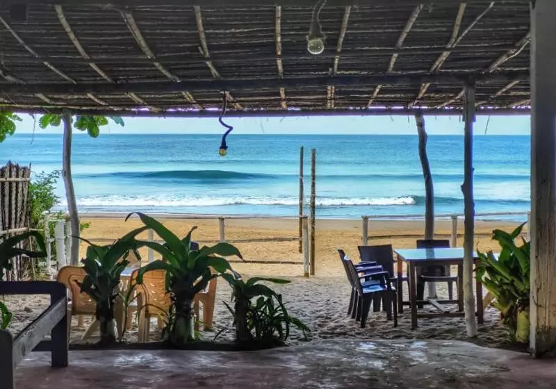 هتل Surya Cafe And Stay Sea View