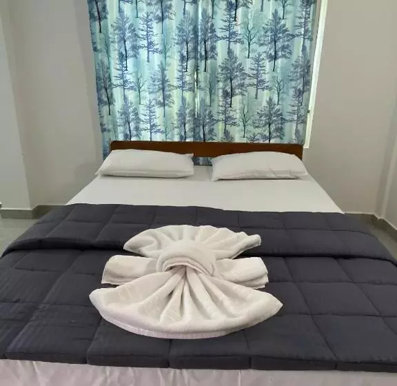 هتل Surya Cafe And Stay Sea View