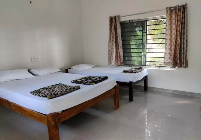 هتل Surya Cafe And Stay Sea View