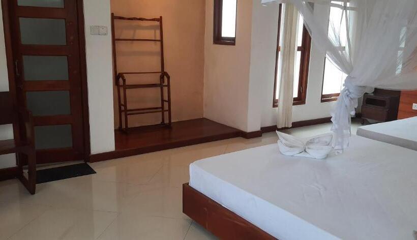 בית מלון כפרי White Block