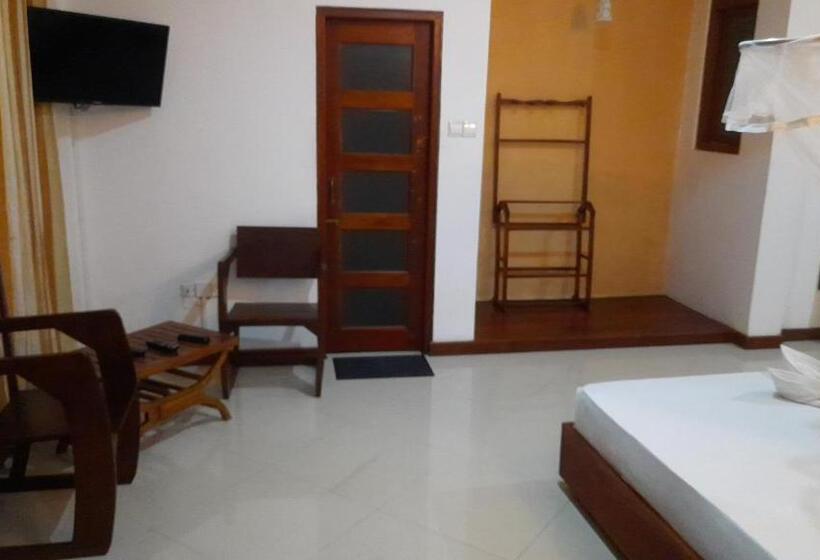 בית מלון כפרי White Block