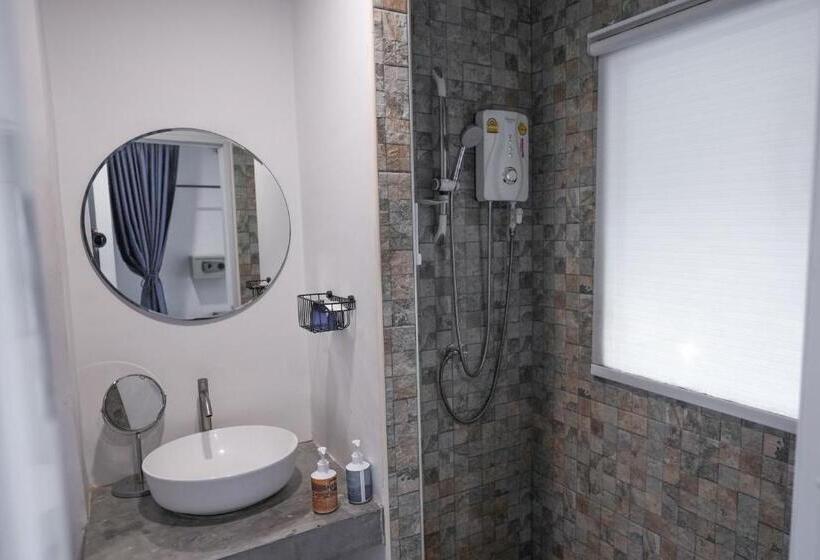 Kraam Silhouette Hotel And Cafe Phuket