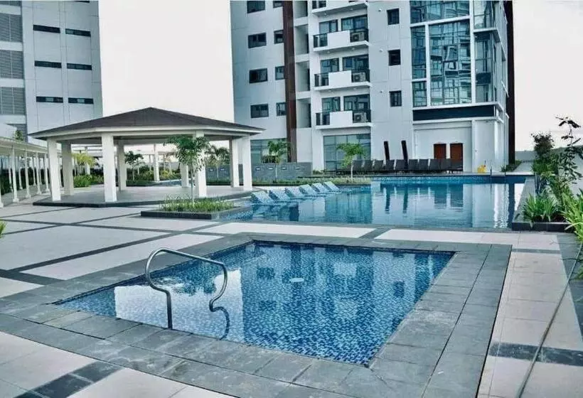 One Manchester Place By Hiverooms