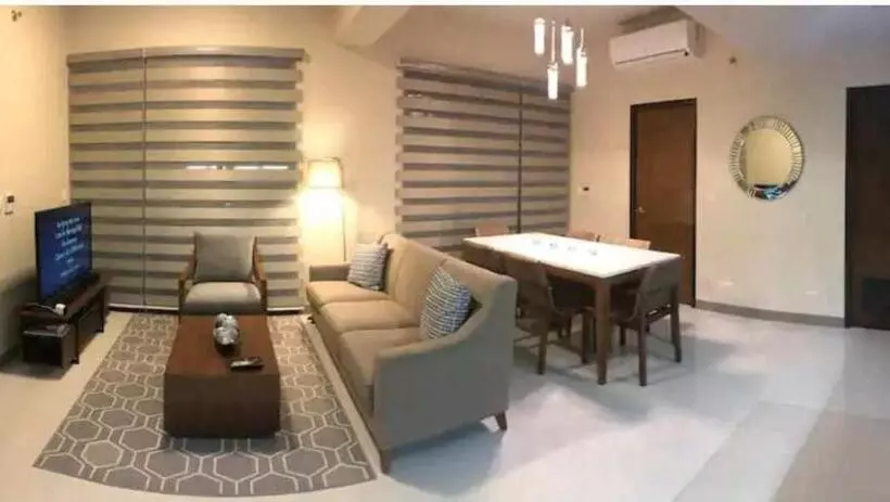 One Manchester Place By Hiverooms