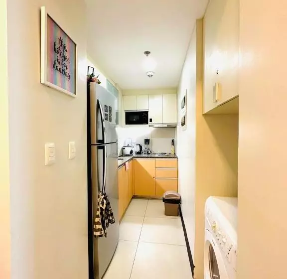 One Manchester Place By Hiverooms