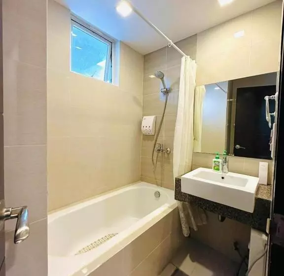 One Manchester Place By Hiverooms