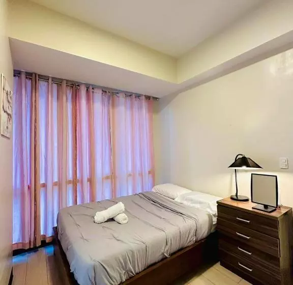 One Manchester Place By Hiverooms