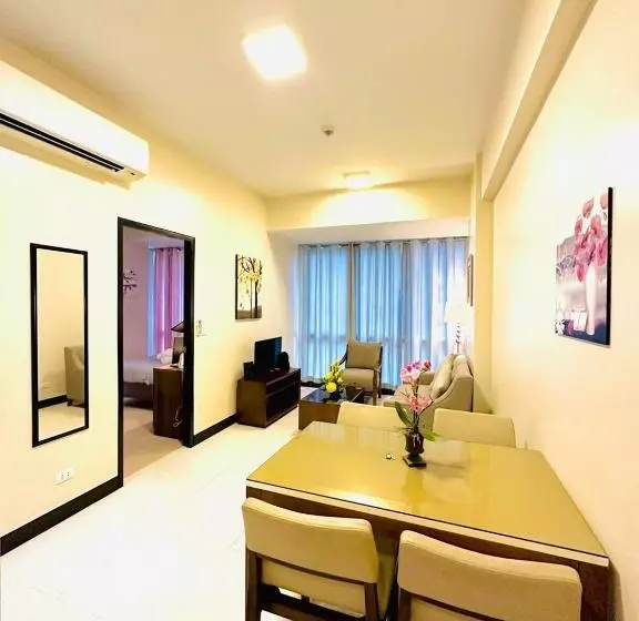 One Manchester Place By Hiverooms