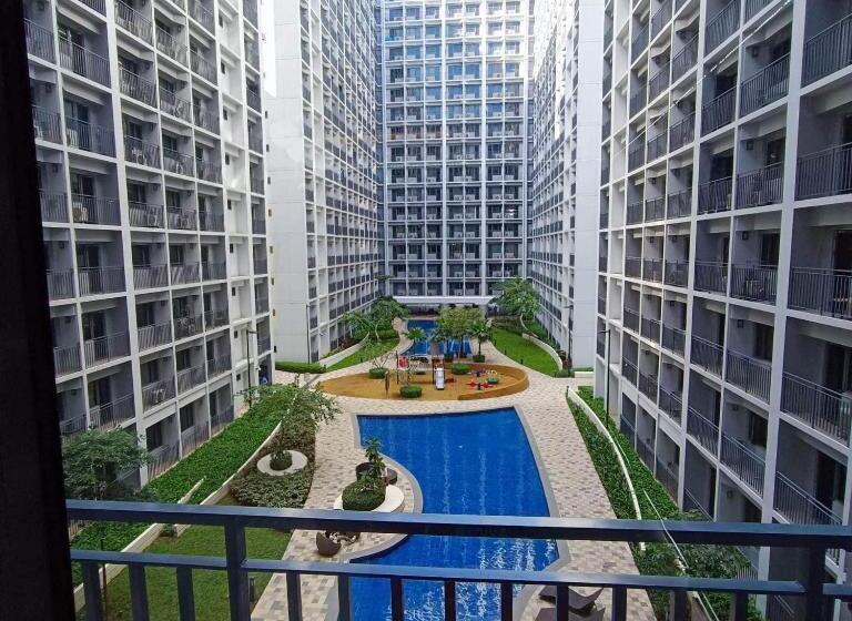 Mall Of Asia Shore 2 Condo