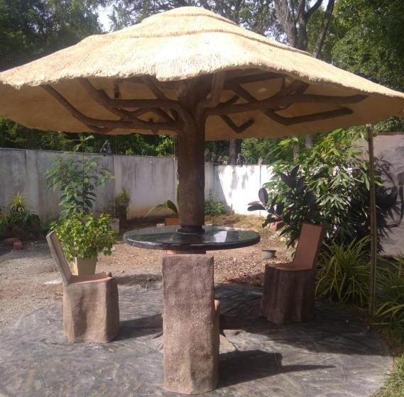 Ovenro Hotel Kataragama