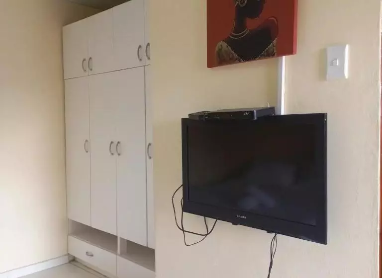 پانسیون Camila Guest House