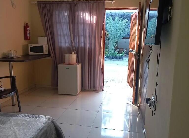 پانسیون Camila Guest House