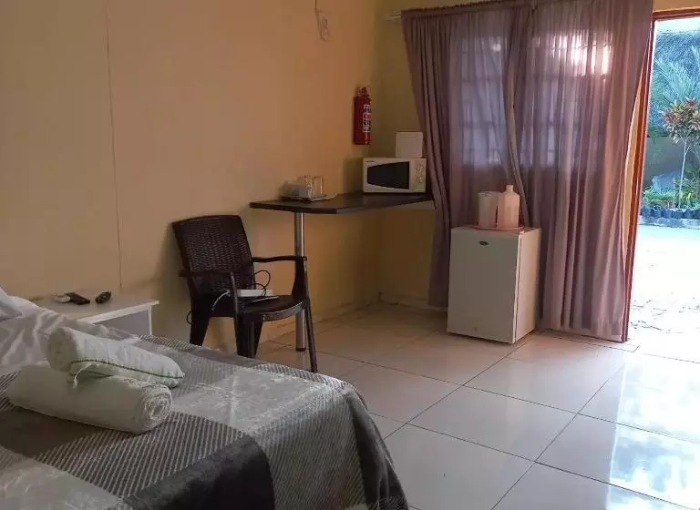 پانسیون Camila Guest House