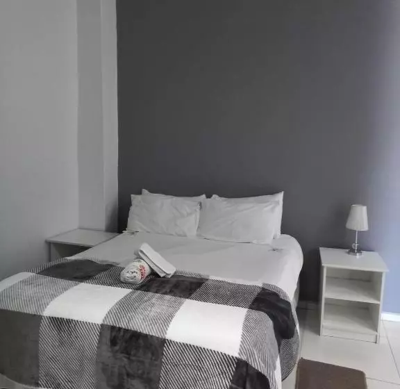 پانسیون Camila Guest House