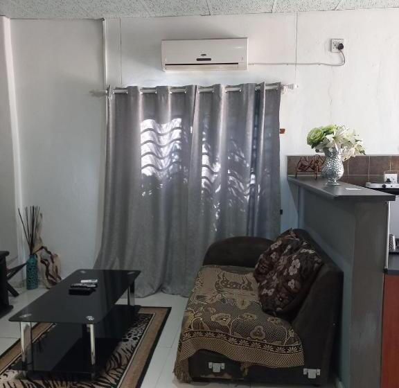 پانسیون Camila Guest House