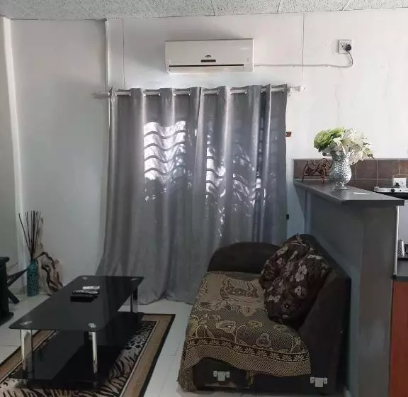 پانسیون Camila Guest House