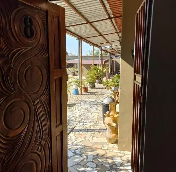 پانسیون Camila Guest House