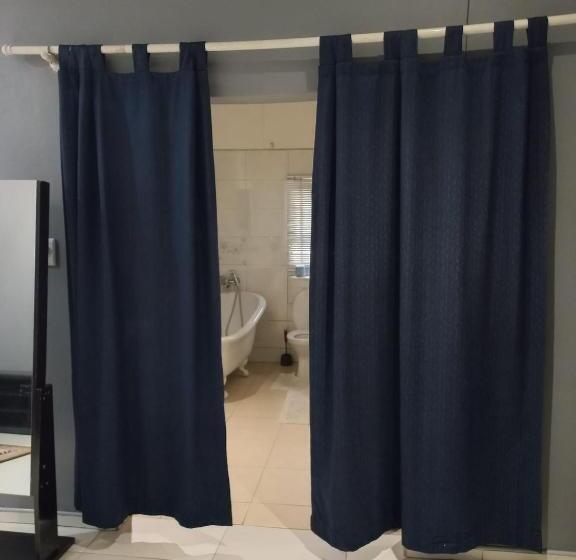 پانسیون Camila Guest House