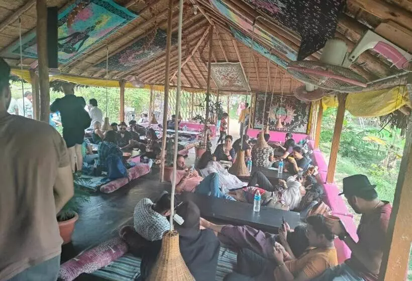 ペンション Hampi Wildstone