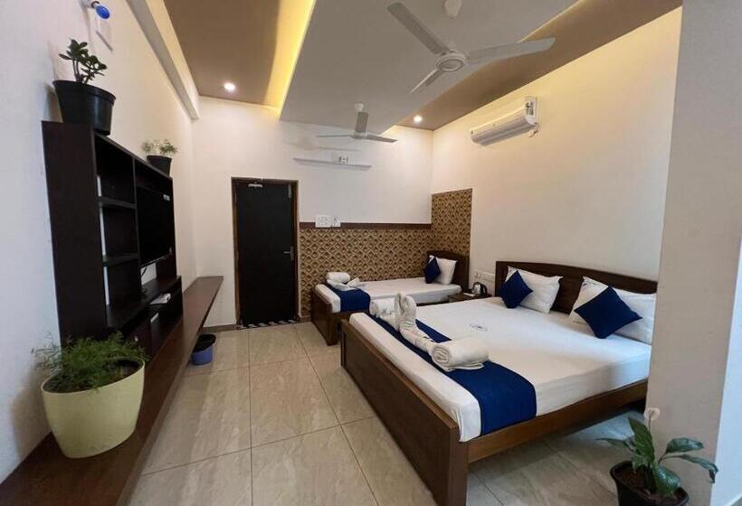 Pensão Raja Residency