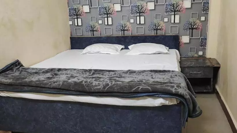 ペンション Shree Mahakal Lok Guest House And Restaurant