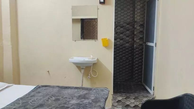 ペンション Shree Mahakal Lok Guest House And Restaurant