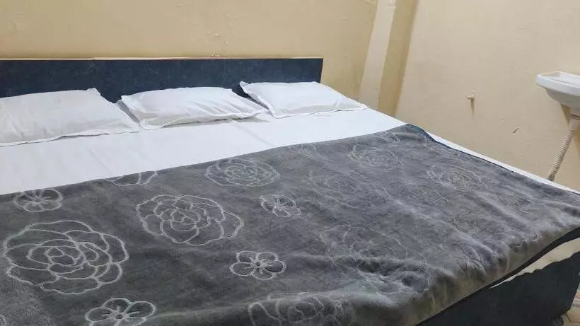 ペンション Shree Mahakal Lok Guest House And Restaurant