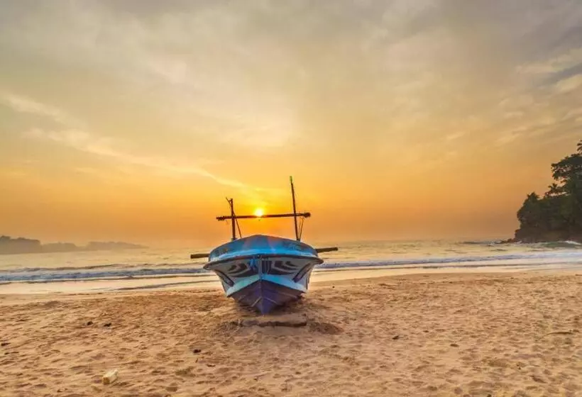 Majatalo Talalla Ocean Beach Bungalow