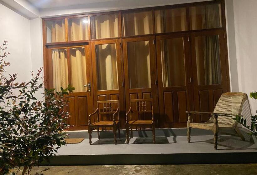 Pensione Talalla Ocean Beach Bungalow