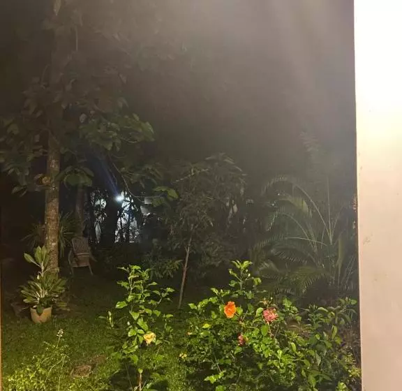 Majatalo Talalla Ocean Beach Bungalow