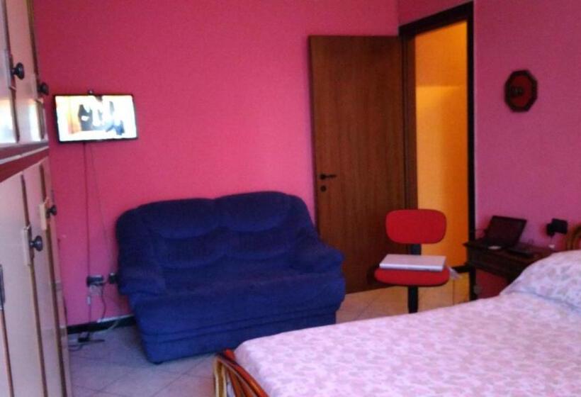 פנסיון Villetta Rossini Appartamento Da Condividere Con Me Luciano Servizio Ospiti Taxi Driver Navetta No W