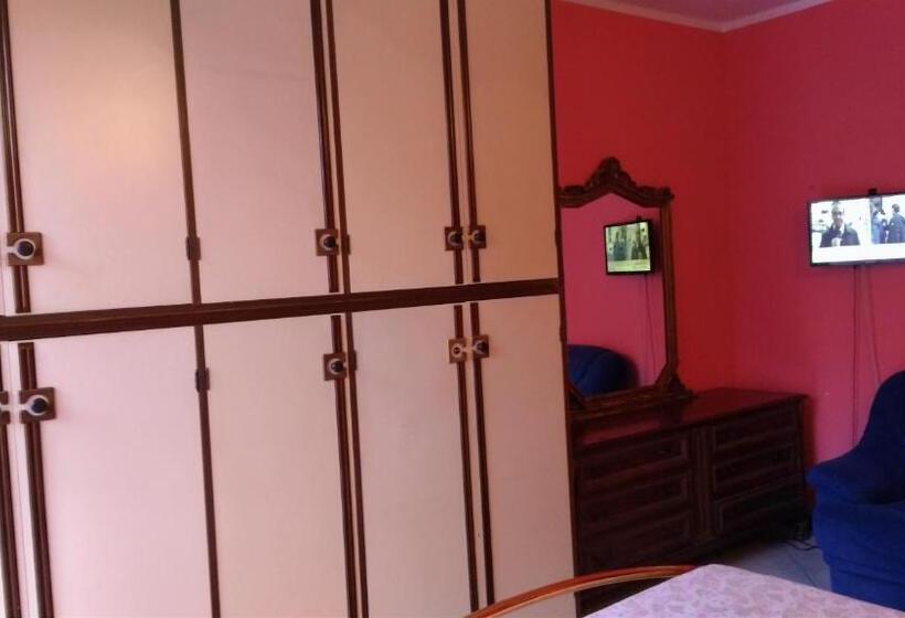 פנסיון Villetta Rossini Appartamento Da Condividere Con Me Luciano Servizio Ospiti Taxi Driver Navetta No W