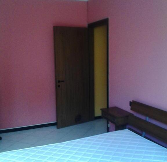 פנסיון Villetta Rossini Appartamento Da Condividere Con Me Luciano Servizio Ospiti Taxi Driver Navetta No W