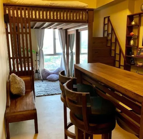 Penthouse Condo Studio Unit Centrio Tower W/ Stove