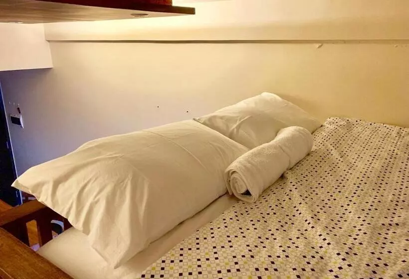 Penthouse Condo Studio Unit Centrio Tower W/ Stove