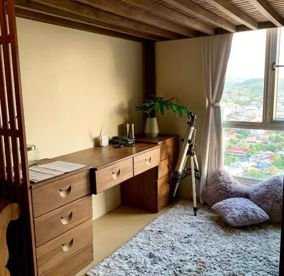 Penthouse Condo Studio Unit Centrio Tower W/ Stove