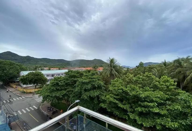 Red Hotel Côn đảo