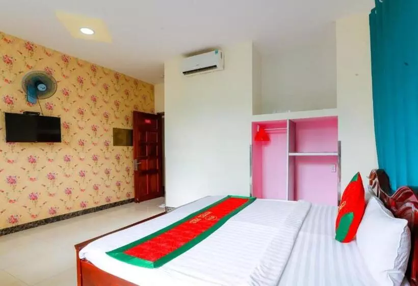Red Hotel Côn đảo