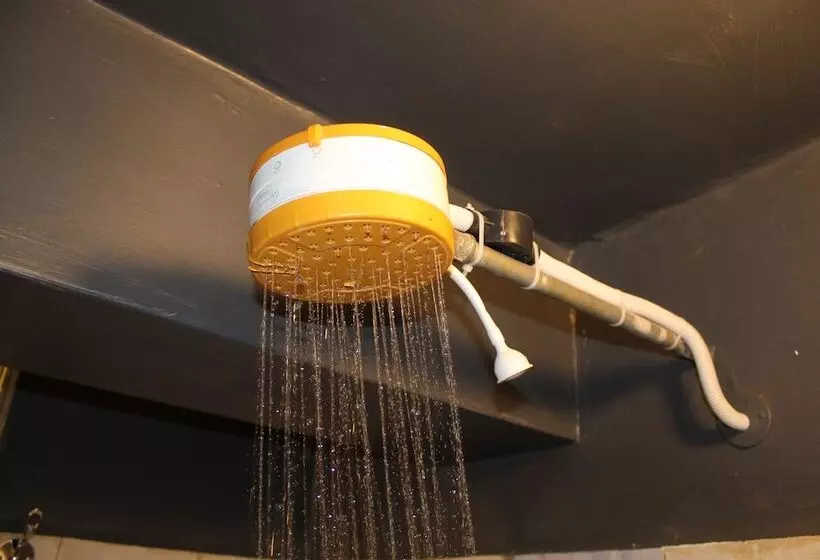 تختخواب و صبحانه The Jehovah Jireh