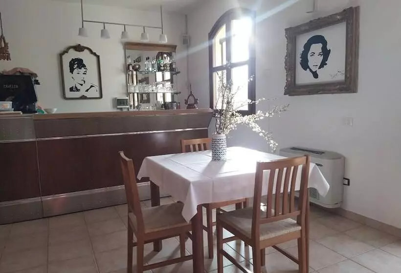 Room In B&b   Note Di Stelle Resort In Marrubiu Num01